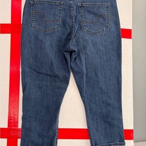 Levi's  Strauss Mid Rise Capri Women's Relaxed Fit Blue Jeans